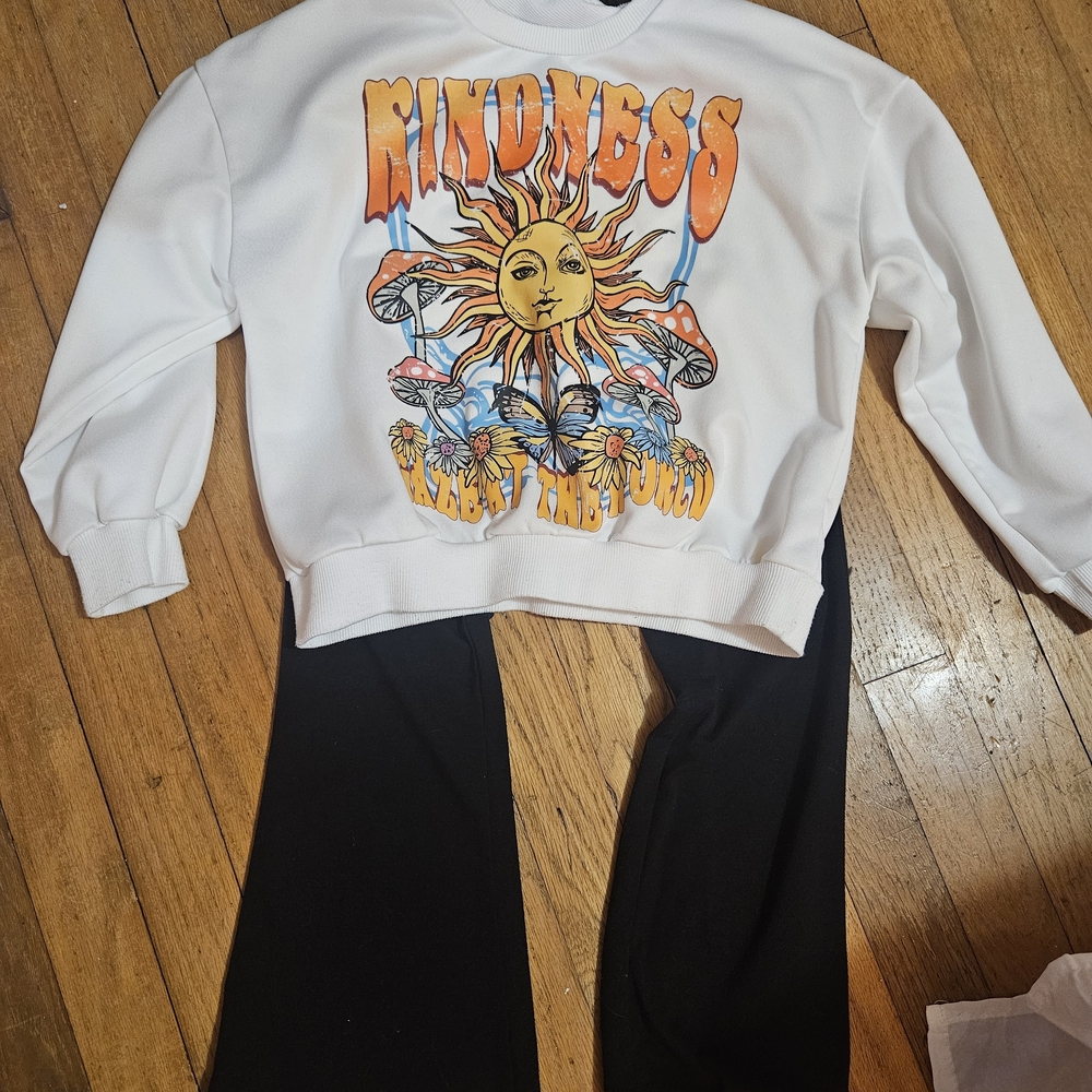SHEIN White and Black Kids Matching Set This Is A Thin Outfit. NEVER WORN.